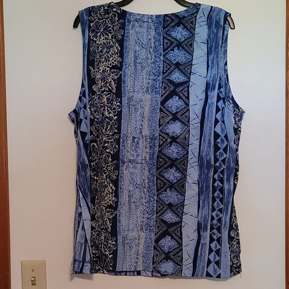 Graver Studio sleeveless blouse - Picture 3 of 4